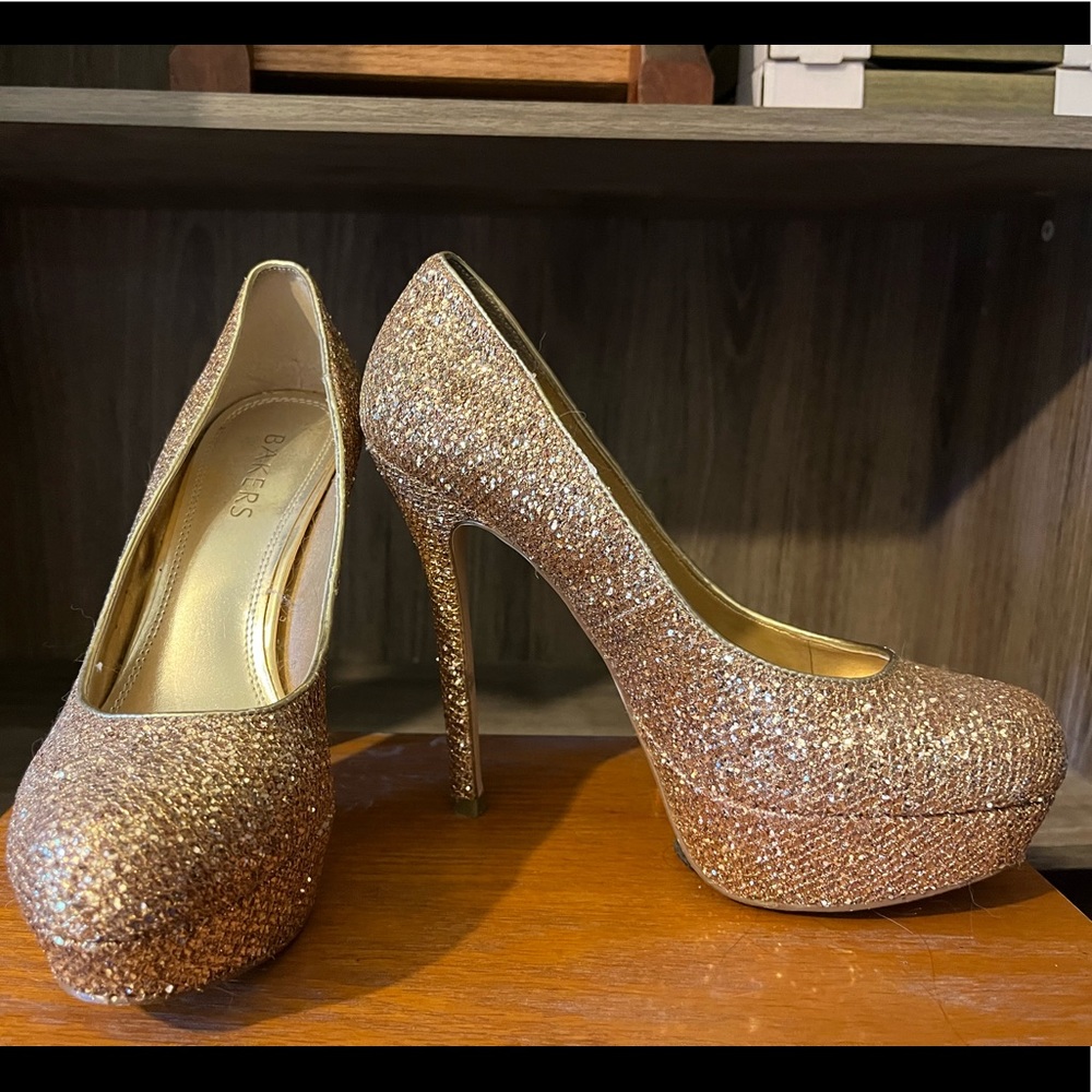 Gold heels, size 7